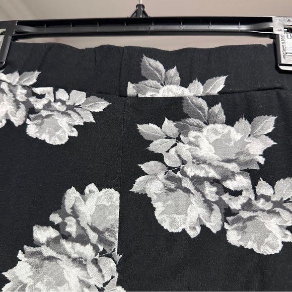 H&M Black White Floral Split Leg Maxi Skirt Women’s Size Medium Bodycon Romantic - Picture 9 of 15